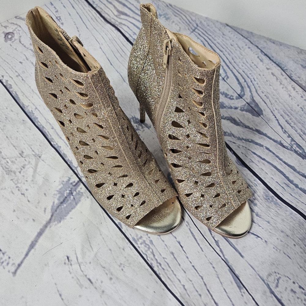 Nine West Women's Rilynno Gold Cutout Peep Toe High Heels Size 8.5